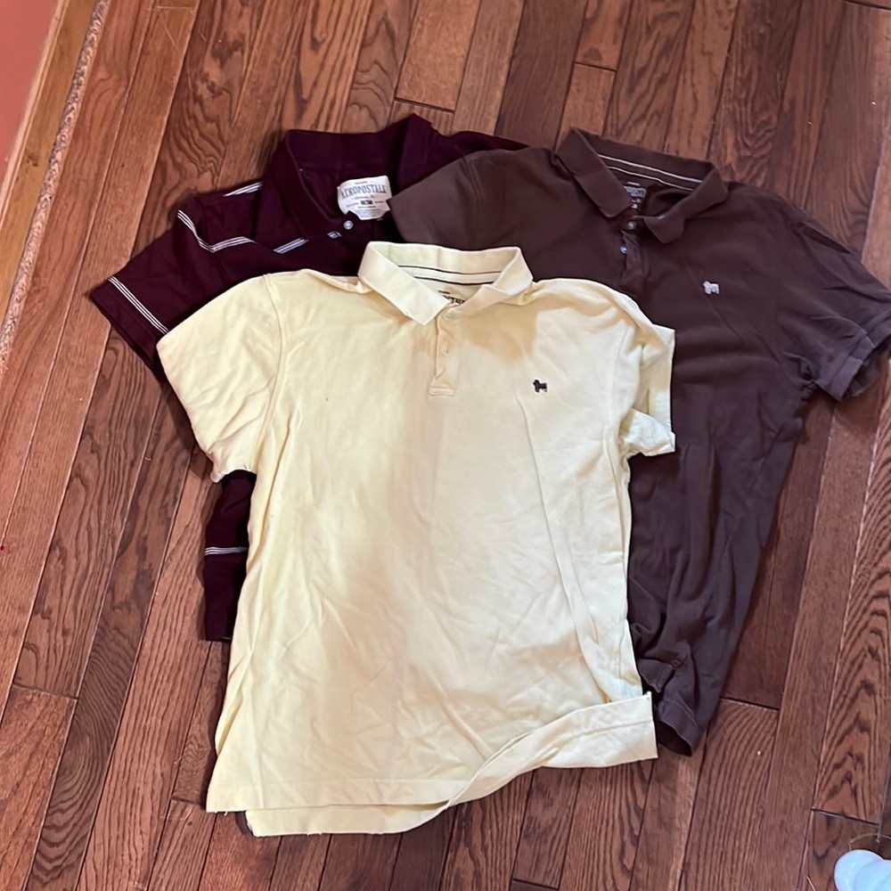 3 XL Aeropostale polos